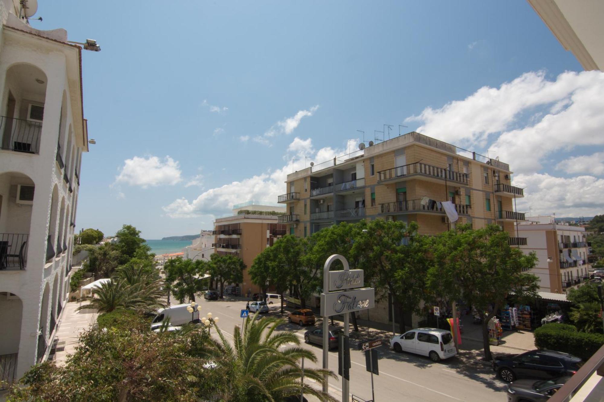 Hotel La Caravella Vieste Exterior photo
