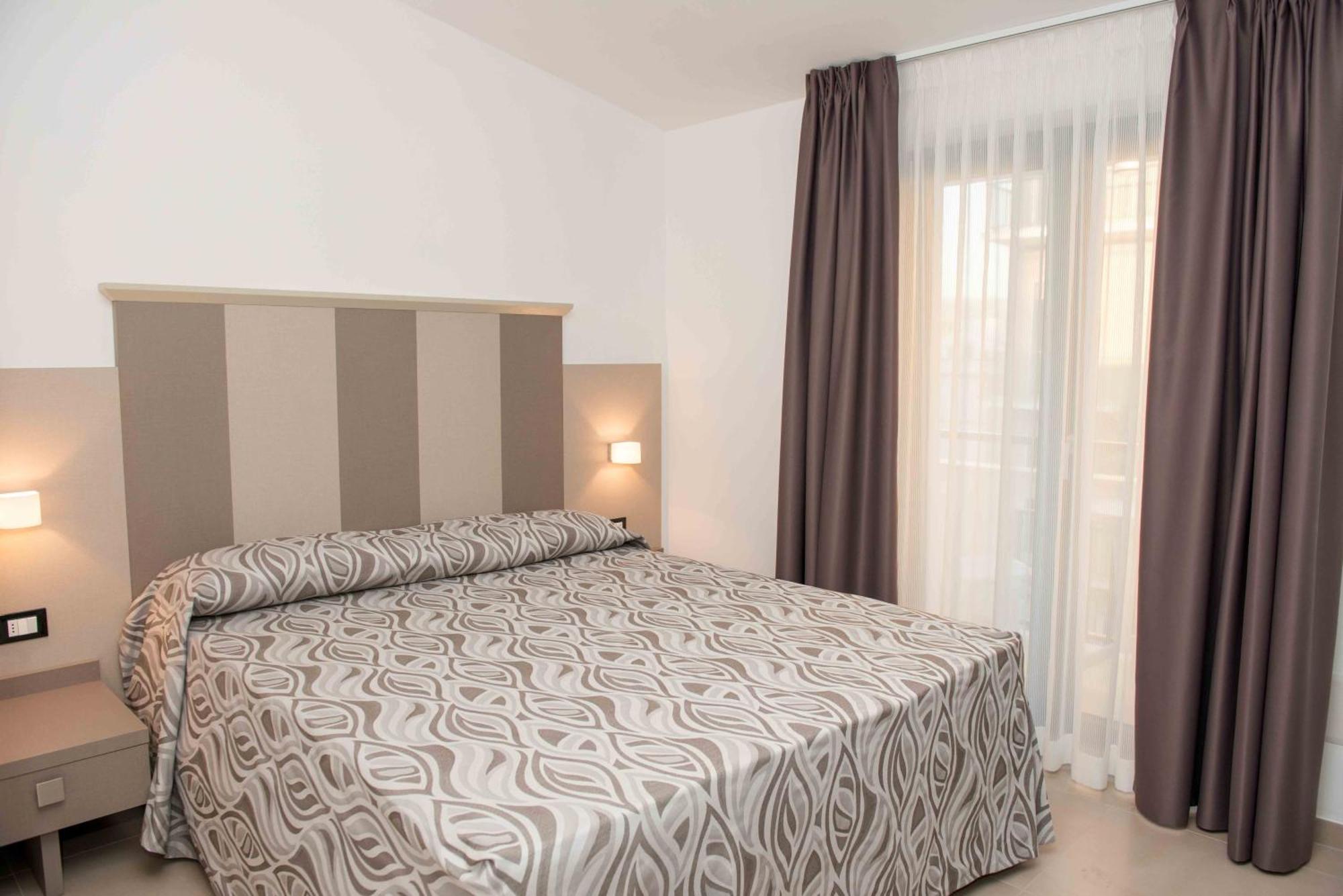 Hotel La Caravella Vieste Room photo