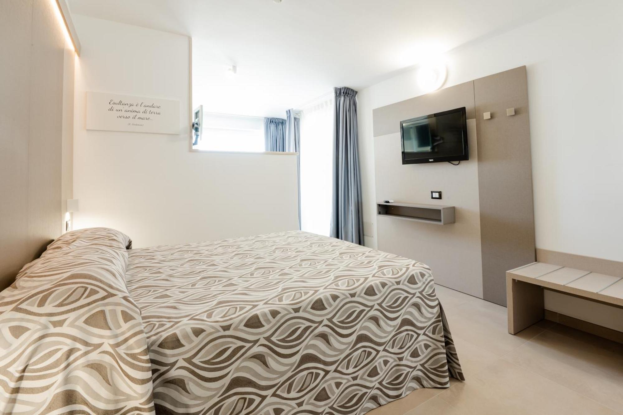 Hotel La Caravella Vieste Room photo