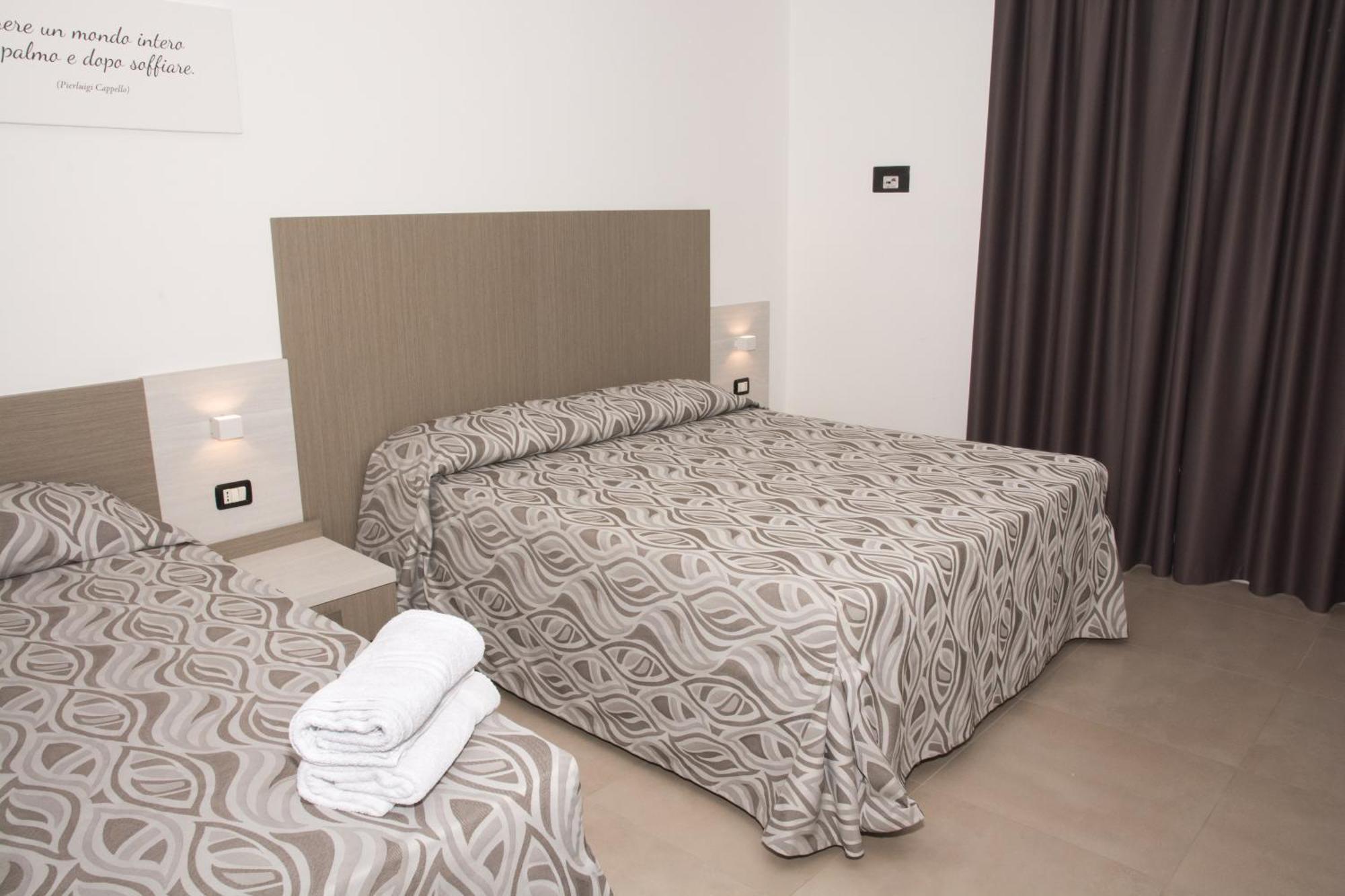 Hotel La Caravella Vieste Room photo