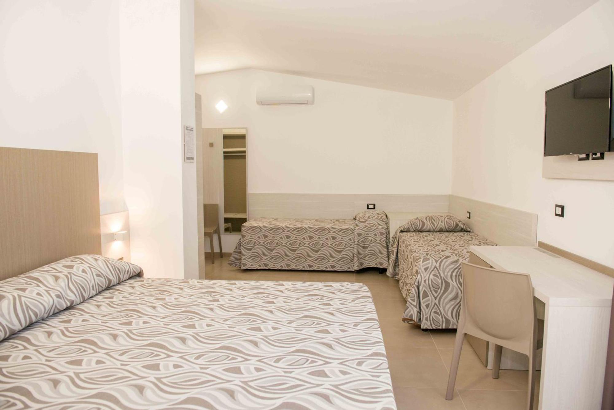 Hotel La Caravella Vieste Room photo