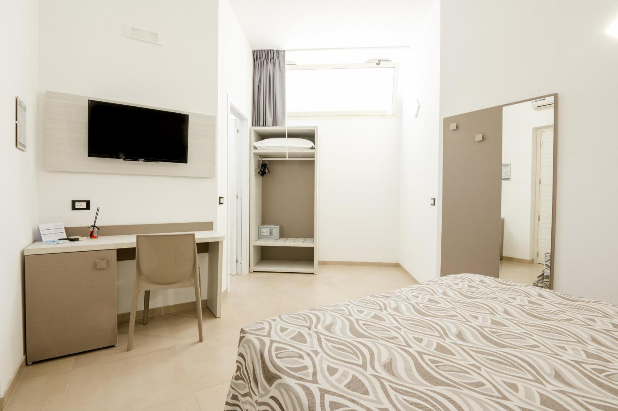 Hotel La Caravella Vieste Room photo