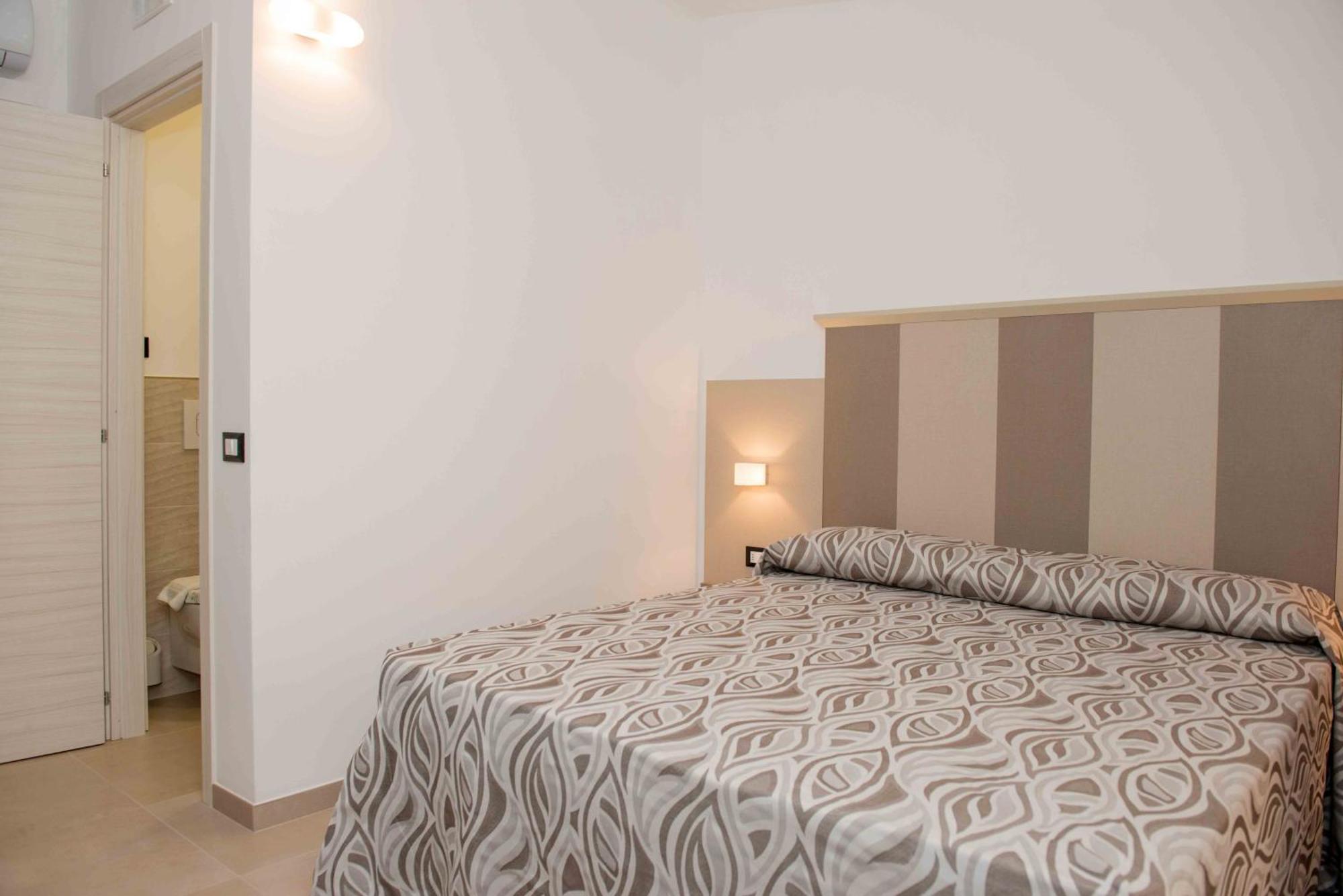 Hotel La Caravella Vieste Room photo