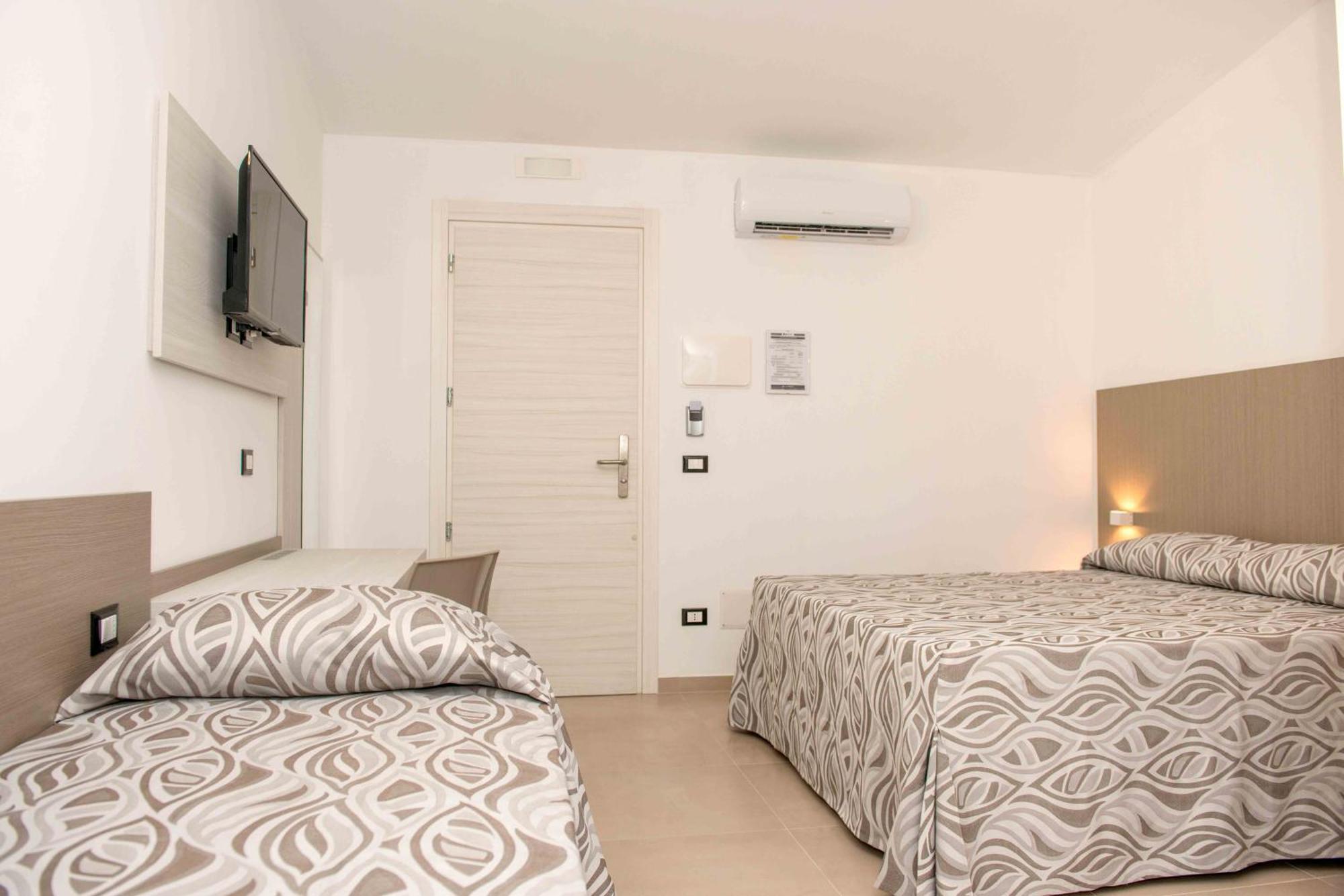 Hotel La Caravella Vieste Room photo