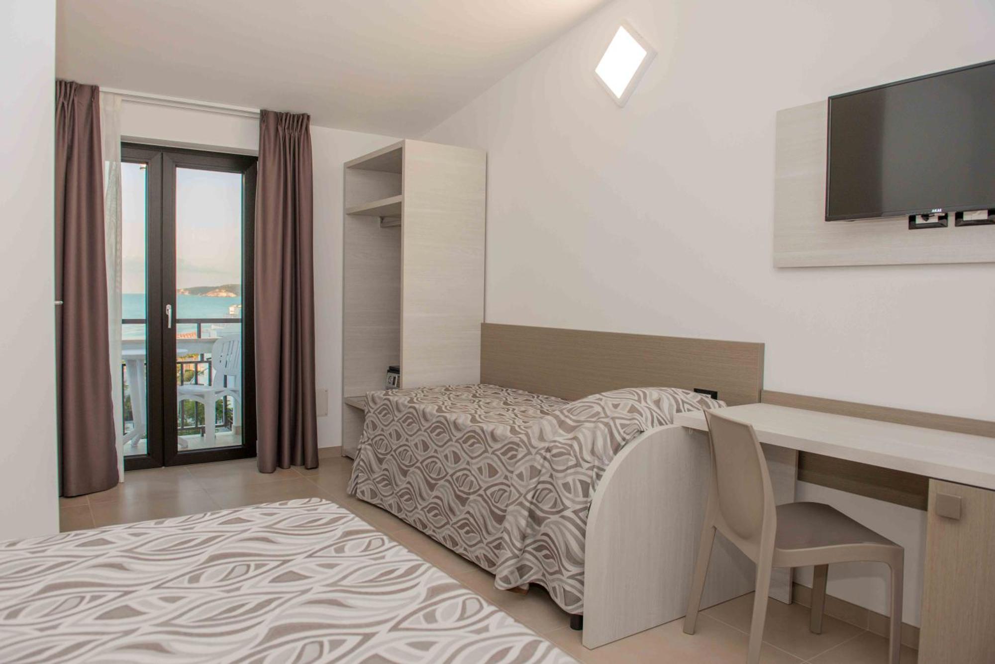 Hotel La Caravella Vieste Room photo