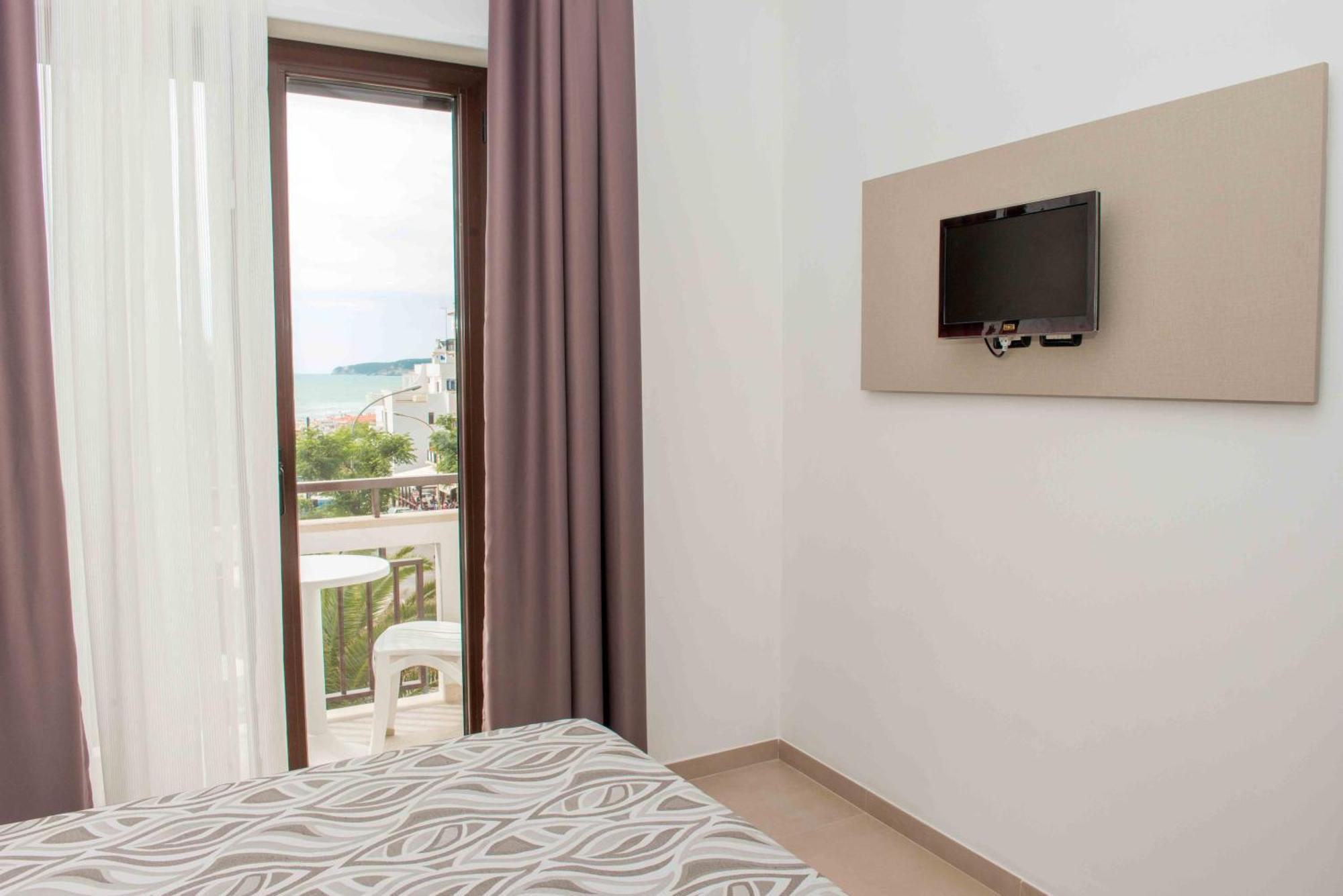 Hotel La Caravella Vieste Room photo