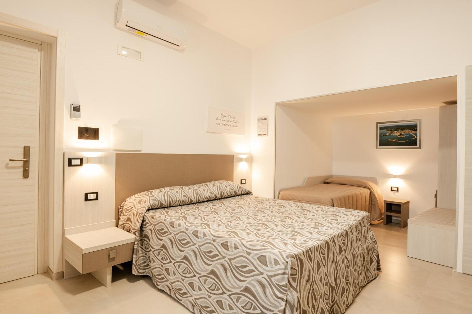 Hotel La Caravella Vieste Room photo