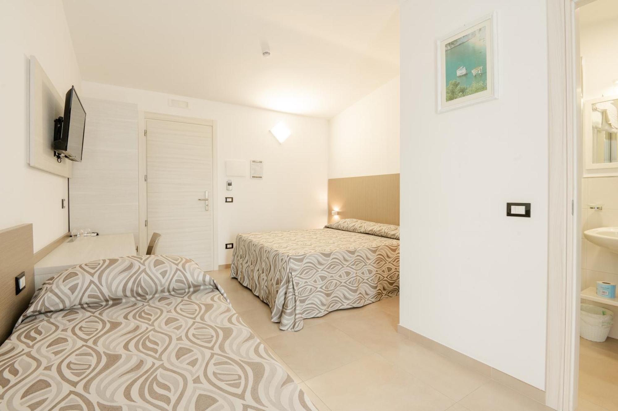 Hotel La Caravella Vieste Room photo