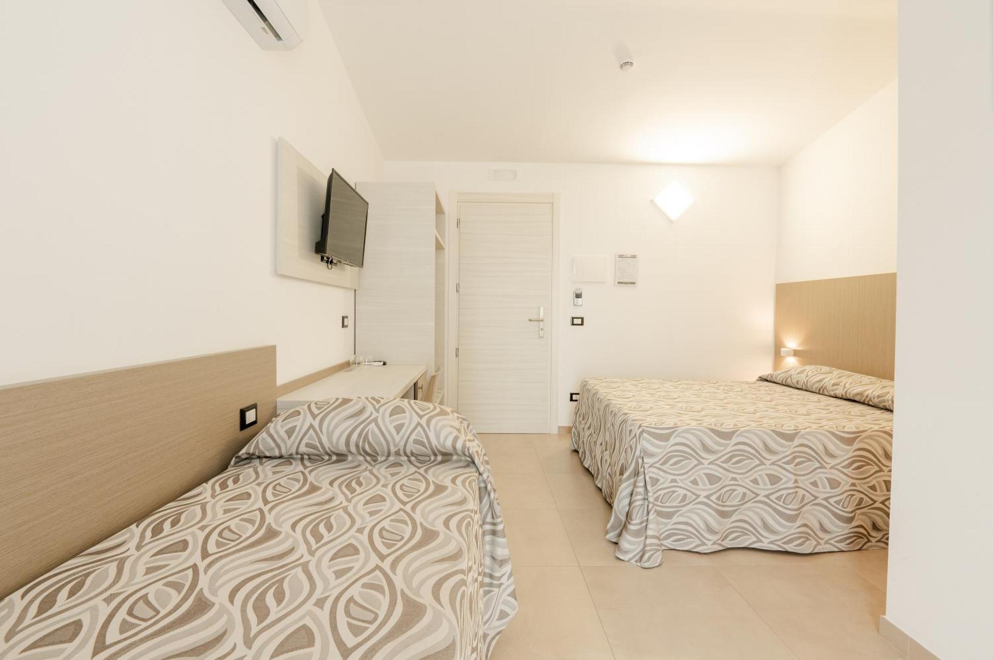 Hotel La Caravella Vieste Room photo