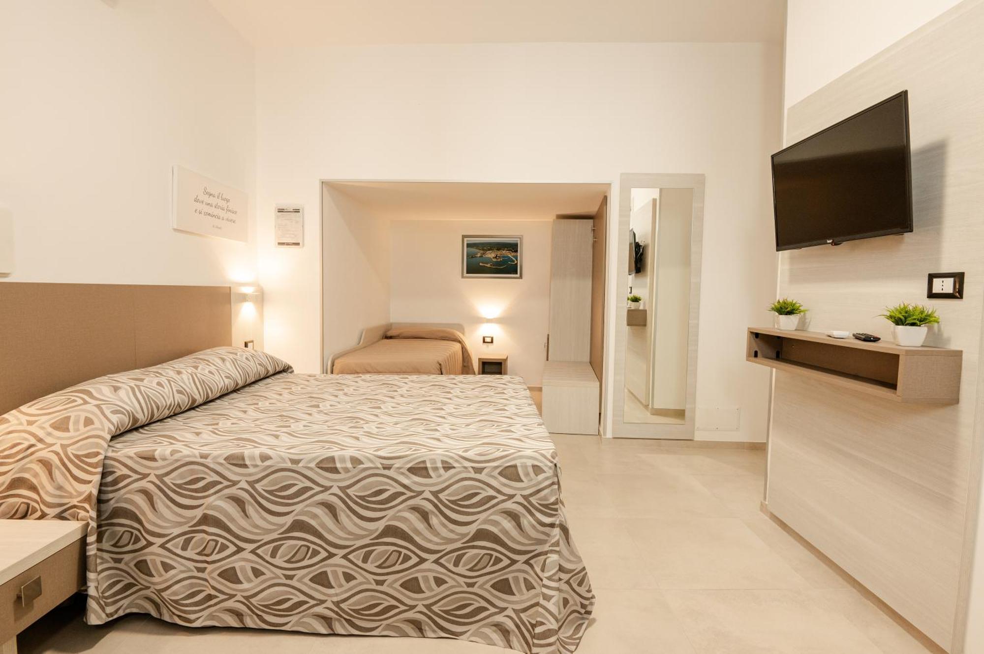 Hotel La Caravella Vieste Room photo